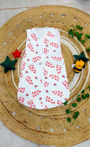 🍃 Leafy Red Muslin Sleeping Bag – Soft Snuggles in Nature’s Warmth